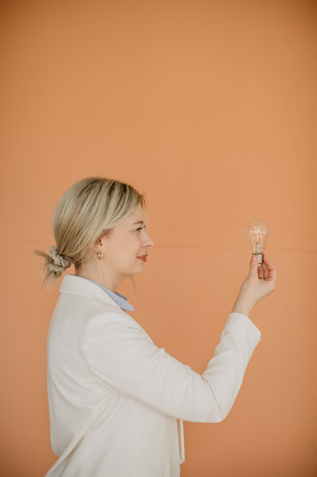 Inspiration-und-Innovation-in-der-Ausbildung-zum-Fuehrungskrafte-Coach-mit-Jasmin-Schweiger Die Ausbildung zum Führungskräfte-Coach von Jasmin Schweiger basiert auf den Prinzipien Innovation, Inspiration und Wissenschaft.